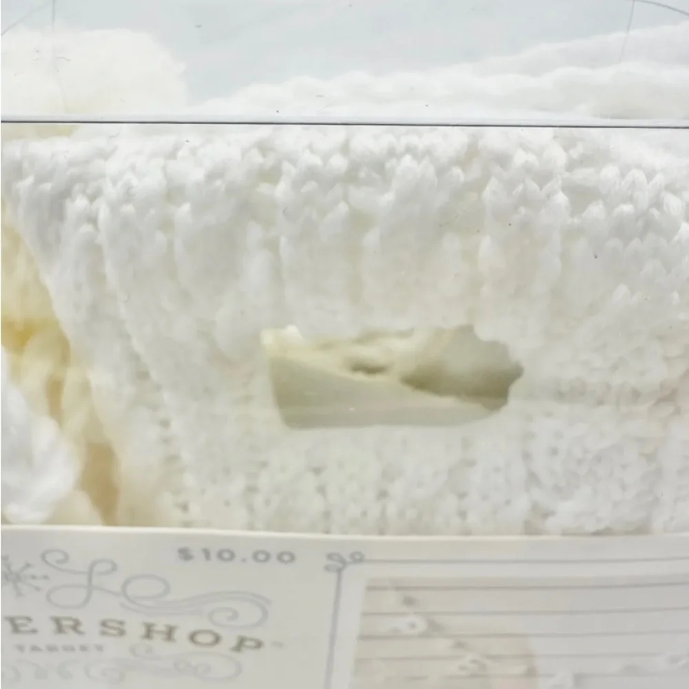 NWT Wonder Shop Banner Peace 6 FT L(1.8 M) White Knit Pom Poms NIB At Target